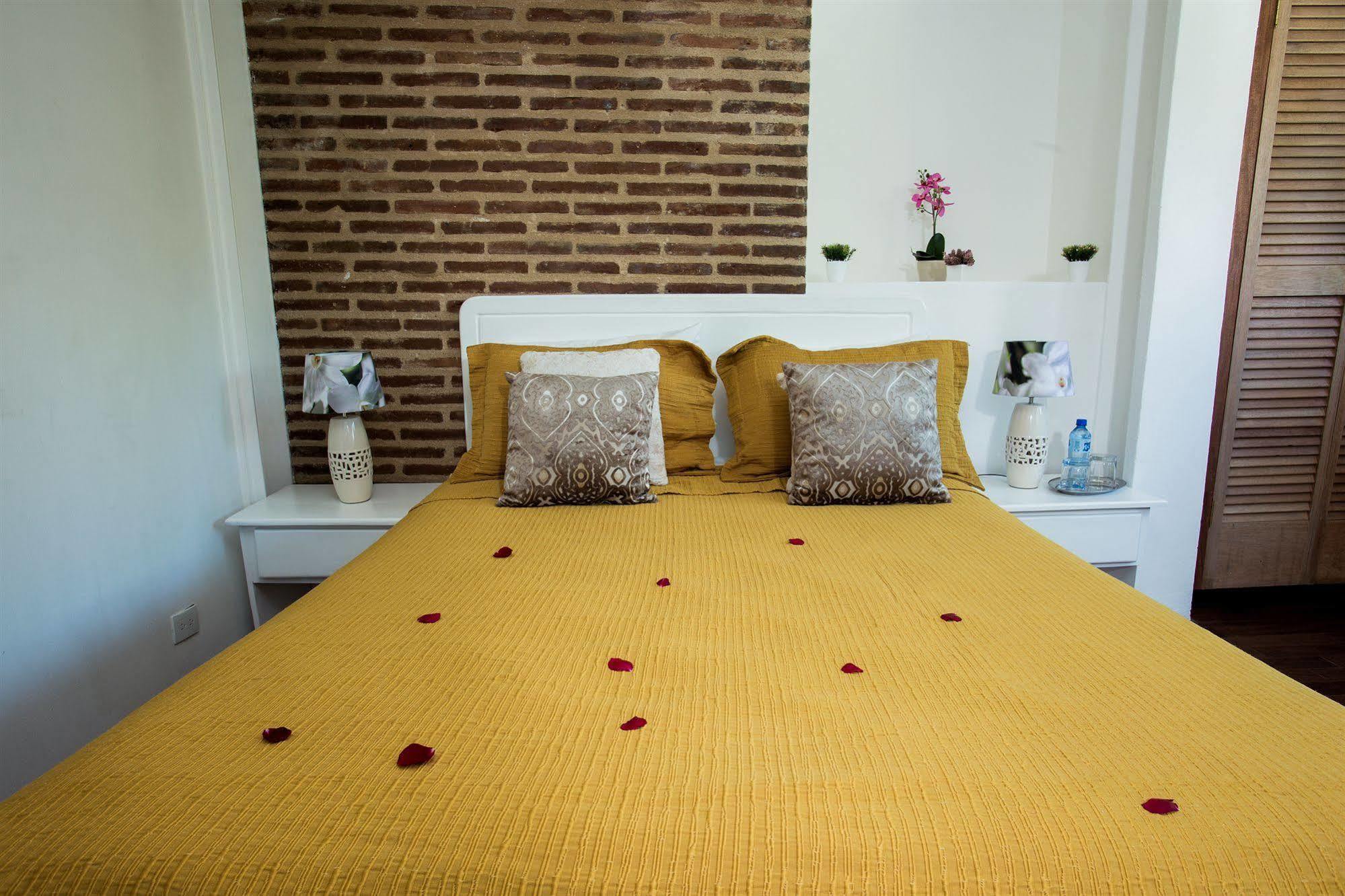 Hotel Portes 9 ซานโตโดมิงโก ภายนอก รูปภาพ