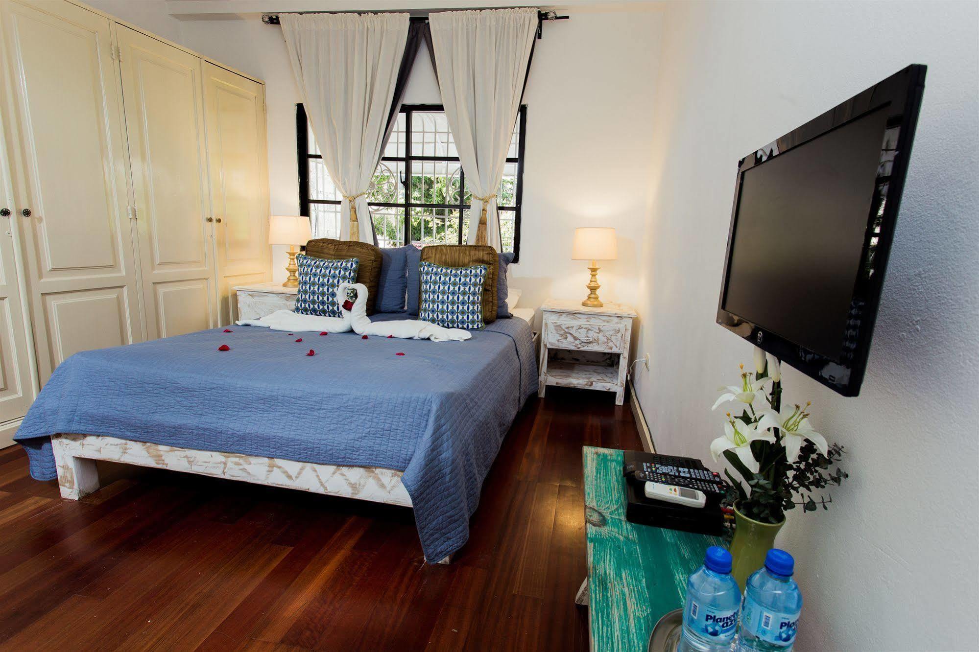 Hotel Portes 9 ซานโตโดมิงโก ภายนอก รูปภาพ